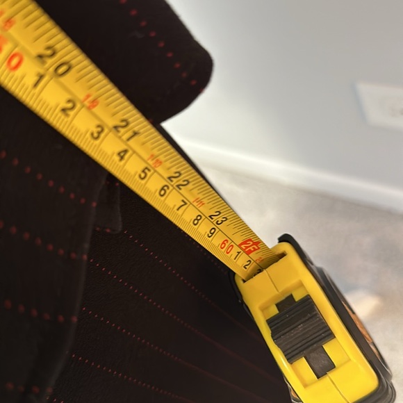 GARFIELD & MARKS Black and red pinstripe Suit  size 4 - Picture 12 of 16